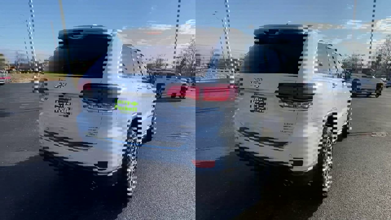 Used 2022 Jeep Grand Cherokee Limited w/ Trailer Tow Group IV image 8