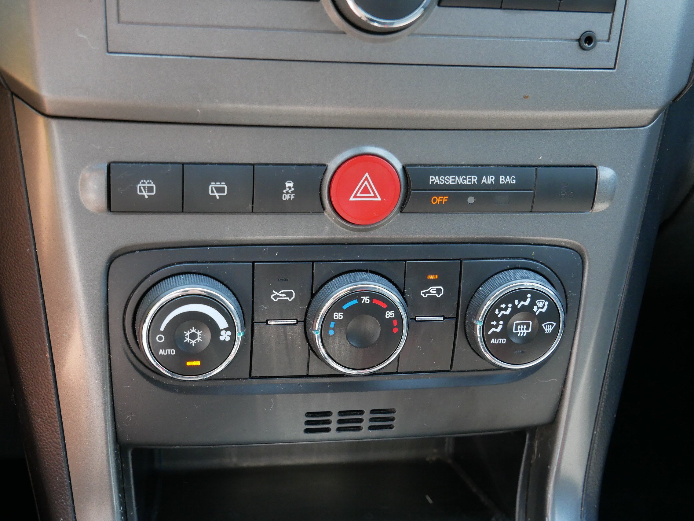 Used 2013 Chevrolet Captiva Sport LS FWD image 22