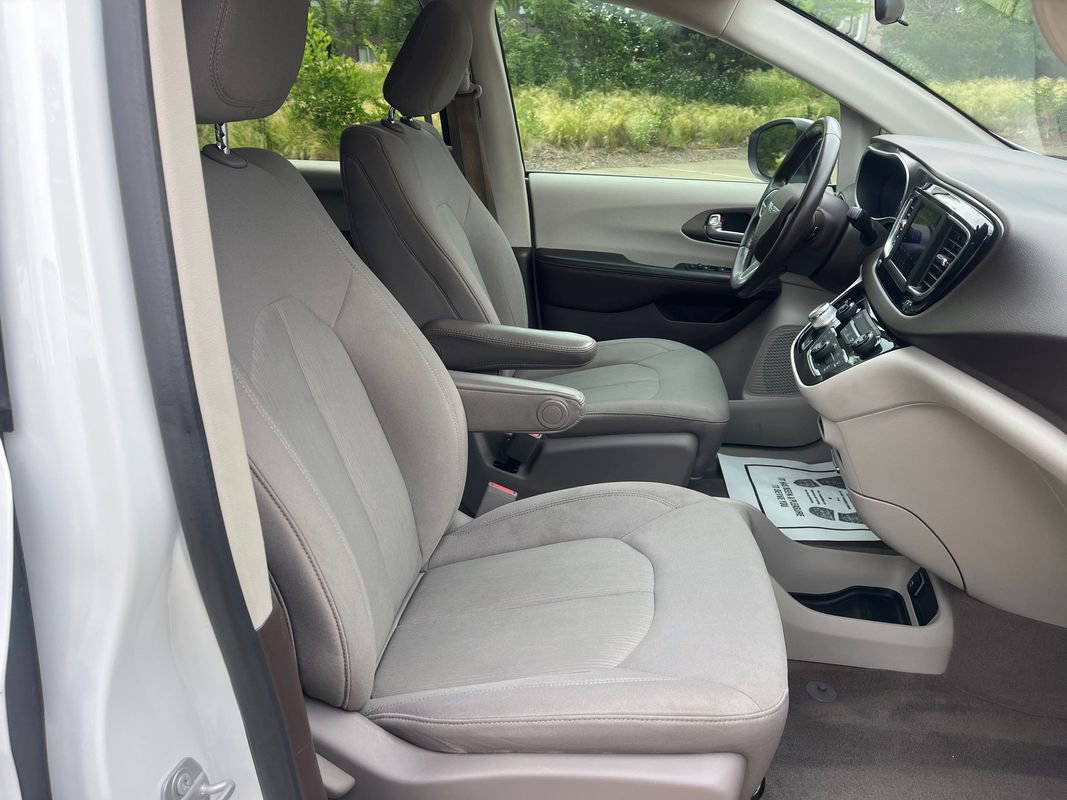 Used 2020 Chrysler Voyager LX w/ Cold Weather Group image 23