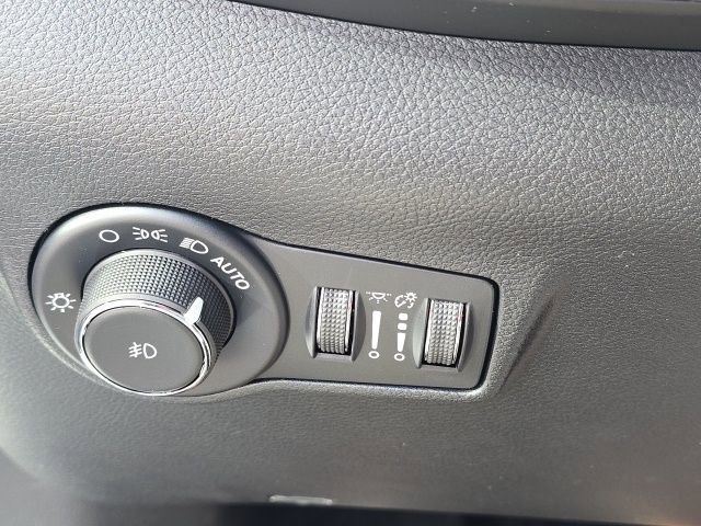 New 2026 Jeep Compass Limited image 17