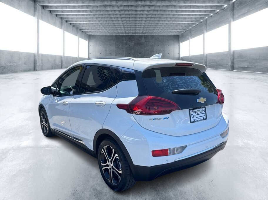 Used 2018 Chevrolet Bolt Premier w/ Infotainment Package FWD image 4