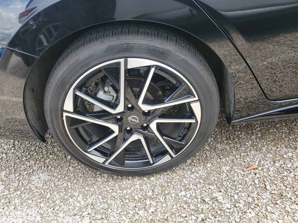 Certified 2025 Nissan Sentra SR w/ SR Premium Package FWD image 18