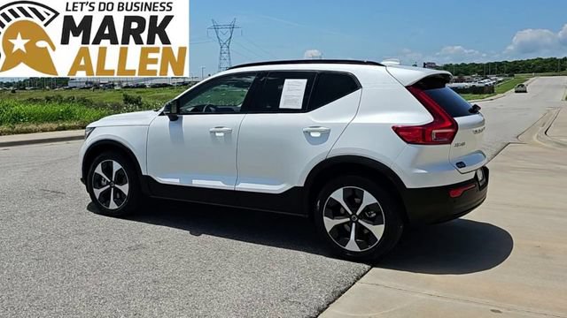 Used 2023 Volvo XC40 B4 Ultimate FWD image 6
