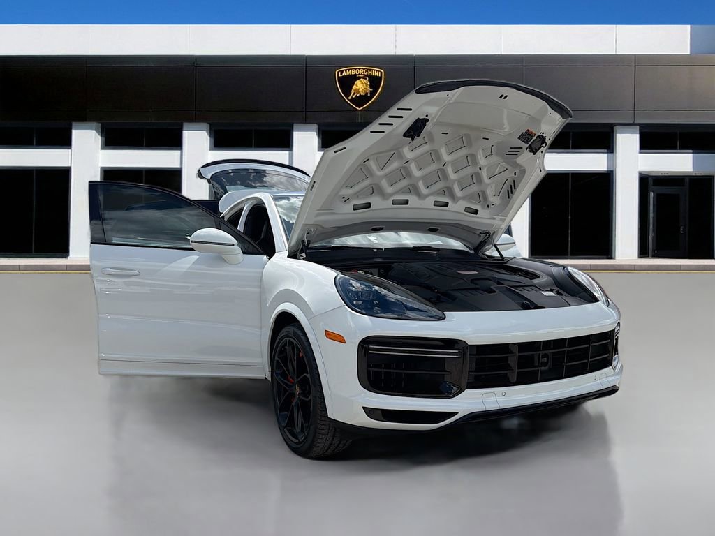 Used 2020 Porsche Cayenne Turbo image 9