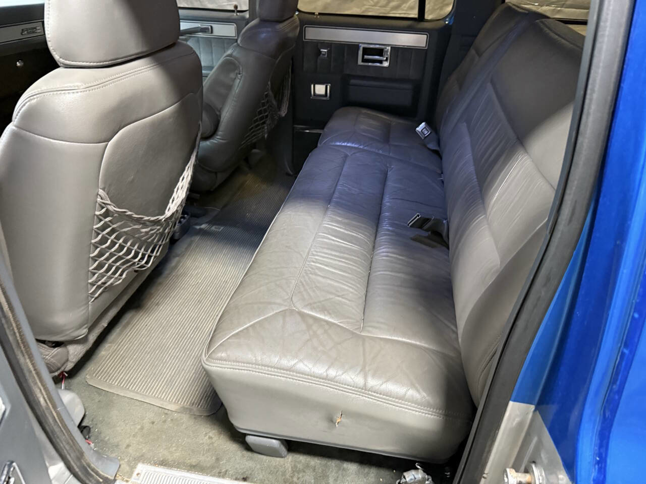 Used 1987 GMC Suburban 2WD image 16