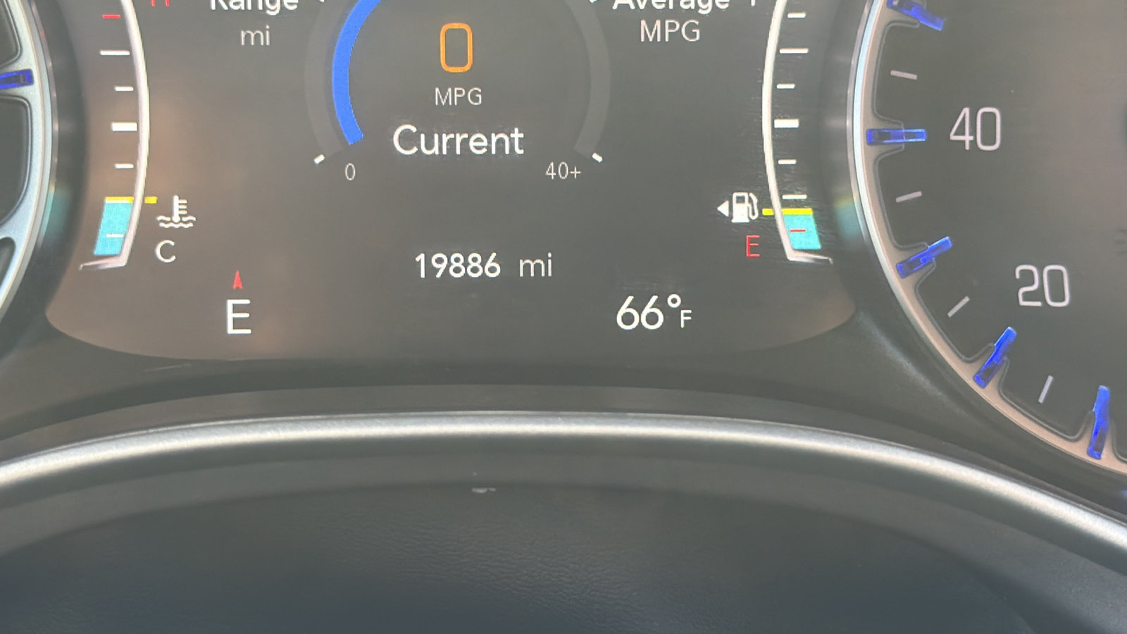 Certified 2024 Chrysler Pacifica Touring-L FWD image 30