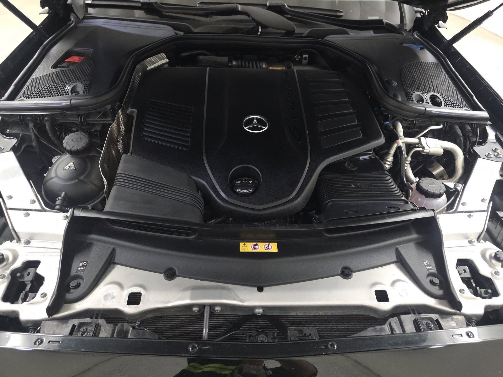 Used 2022 Mercedes-Benz E 450 4MATIC Cabriolet image 21