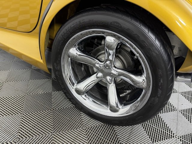 Used 2002 Chrysler Prowler image 14
