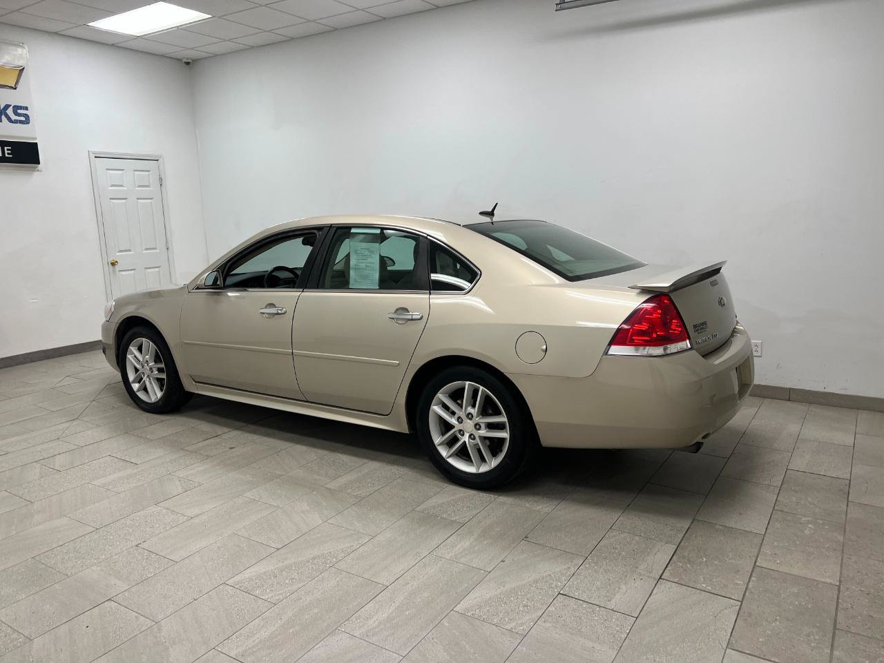 Used 2012 Chevrolet Impala LTZ FWD image 5