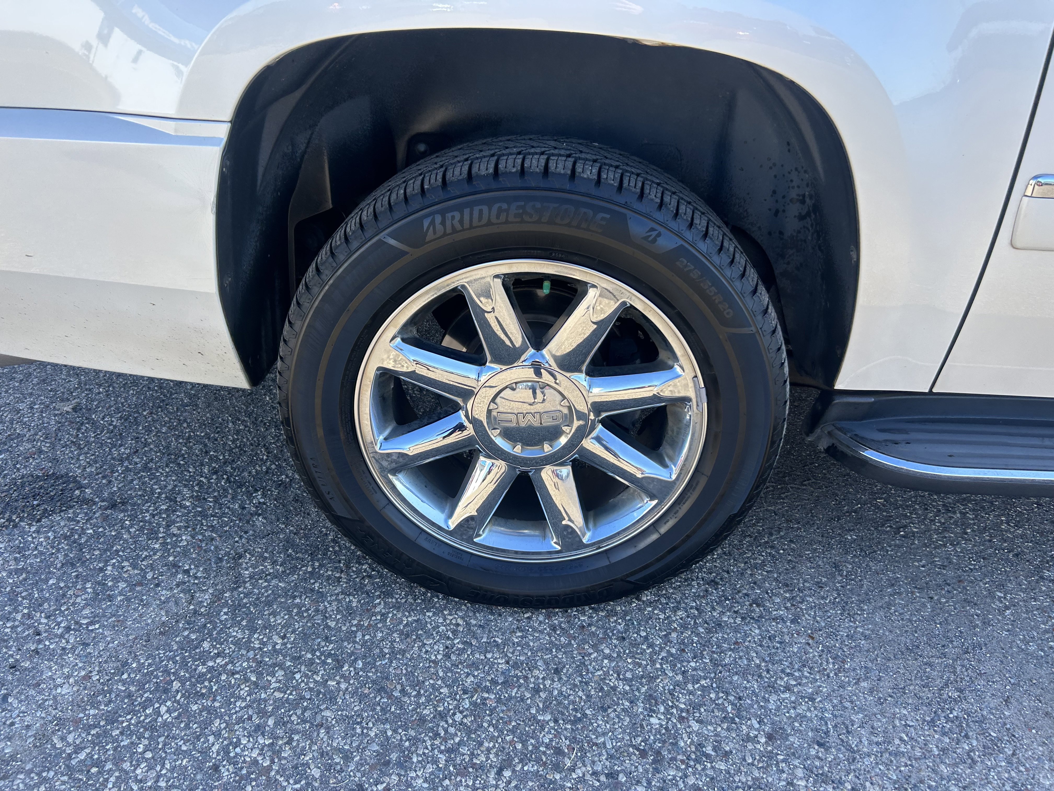 Used 2013 GMC Yukon XL Denali image 9