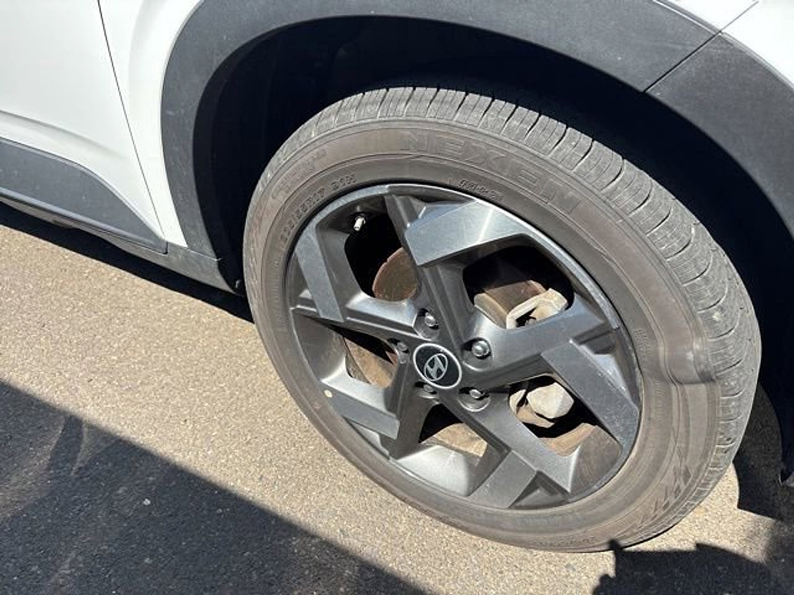 Certified 2025 Hyundai Venue SEL image 3