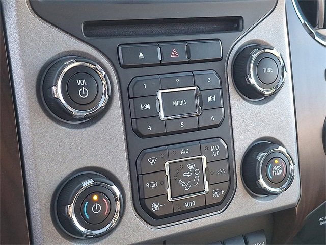 Used 2015 Ford F250 Lariat w/ Lariat Ultimate Package image 17