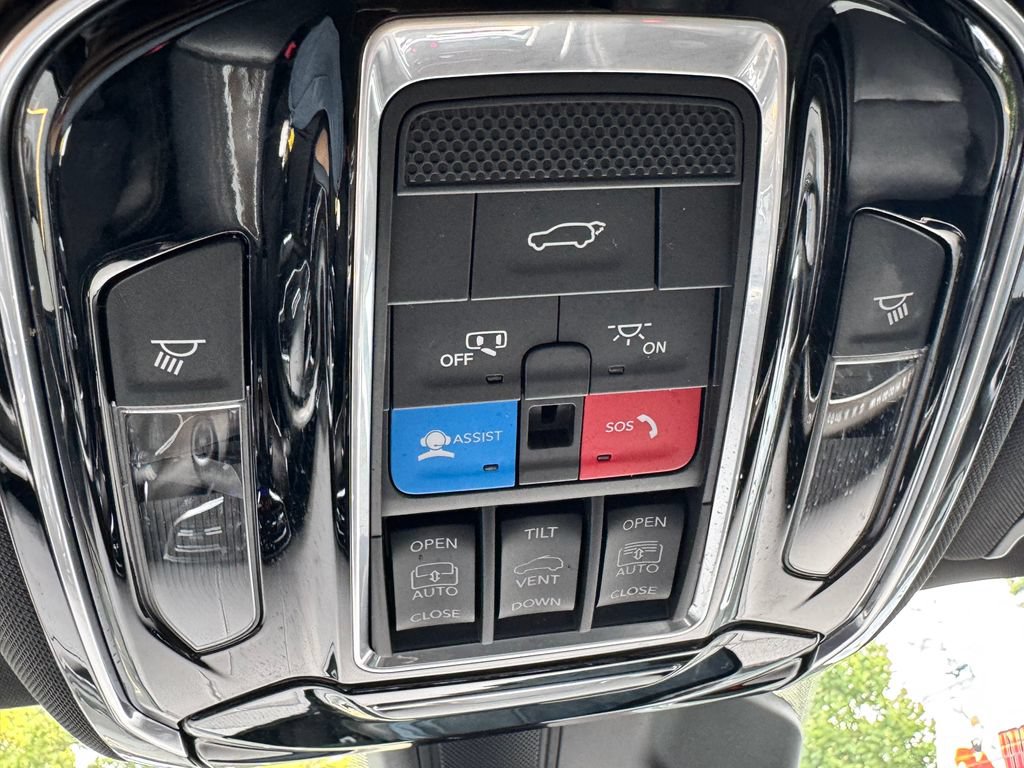 Used 2022 Jeep Grand Wagoneer Series I AWD/4WD image 30