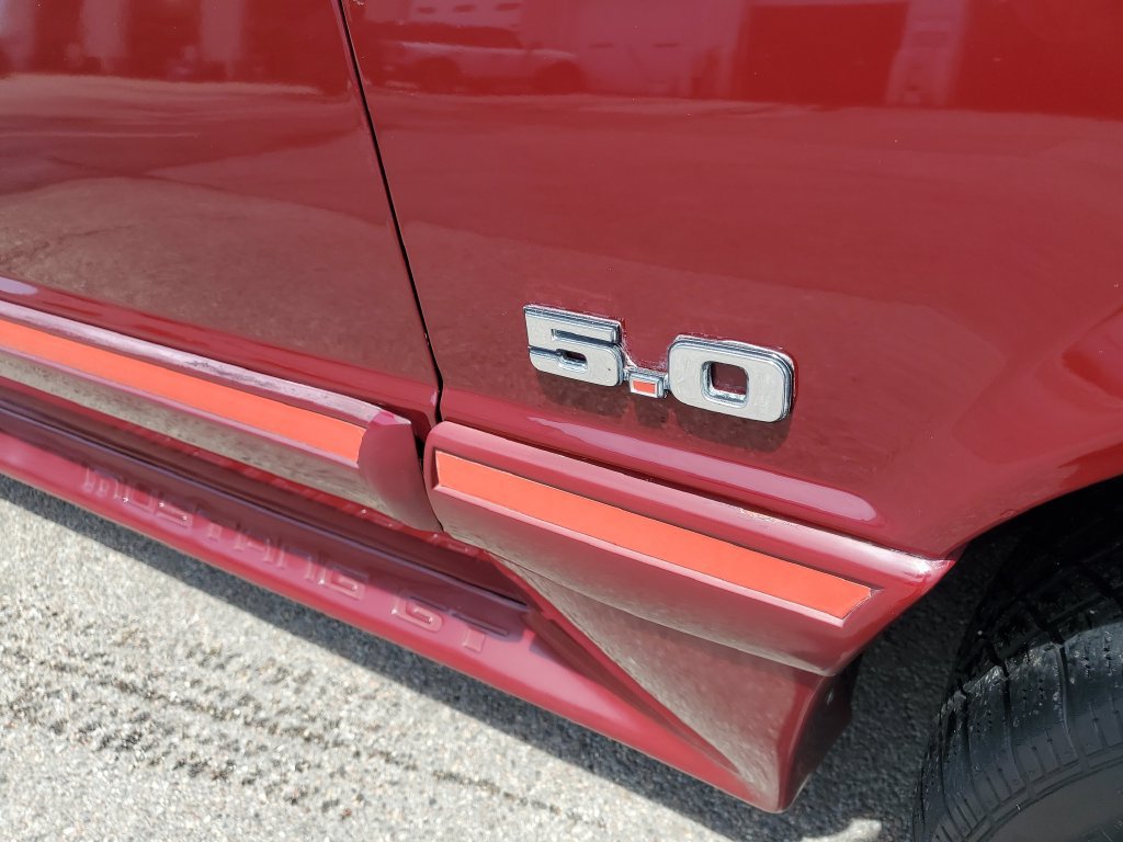 Used 1988 Ford Mustang GT RWD image 10