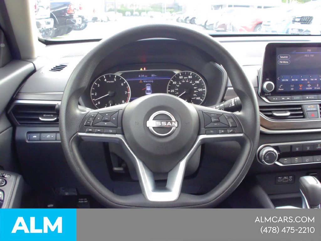 Used 2025 Nissan Altima 2.5 SV FWD image 32