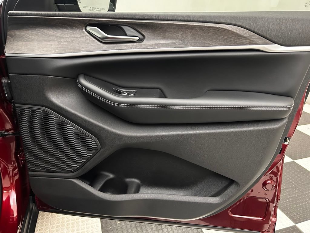 New 2026 Jeep Grand Cherokee L 4WD image 18