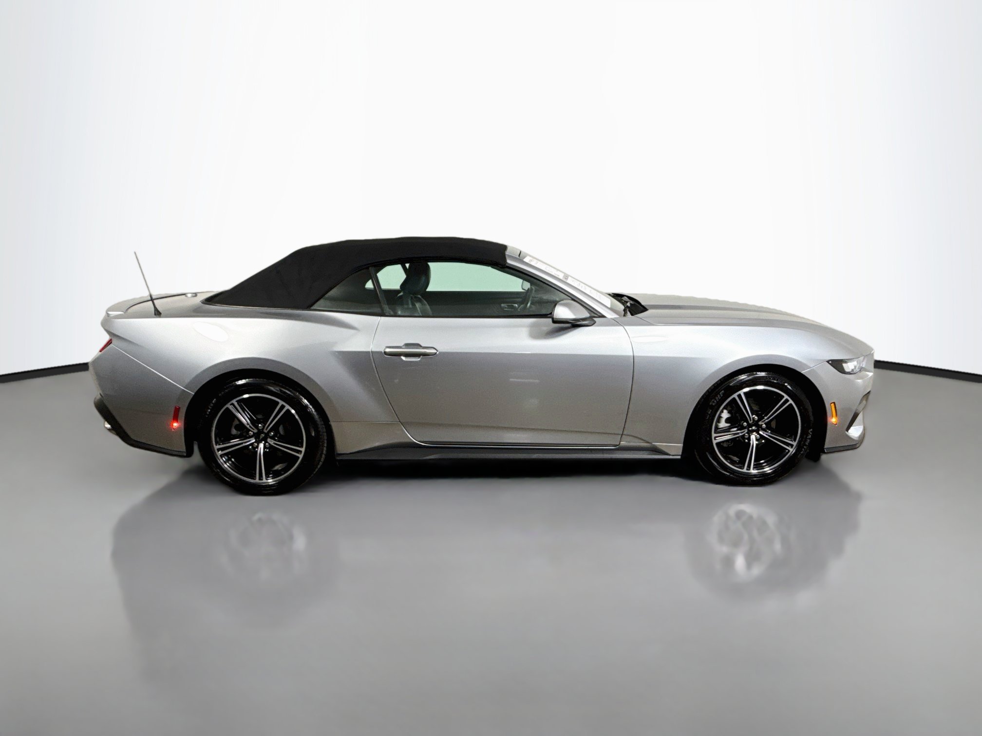 Used 2024 Ford Mustang Premium RWD image 8
