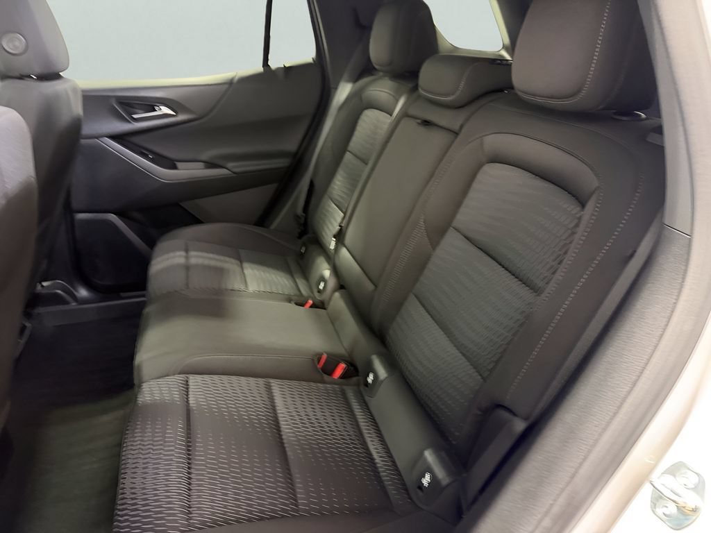Used 2025 Chevrolet Equinox LT AWD/4WD image 12