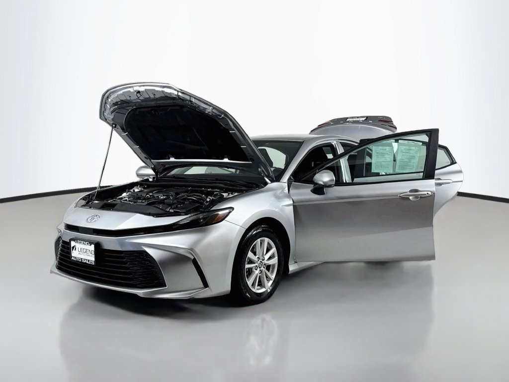 Used 2025 Toyota Camry LE FWD image 17