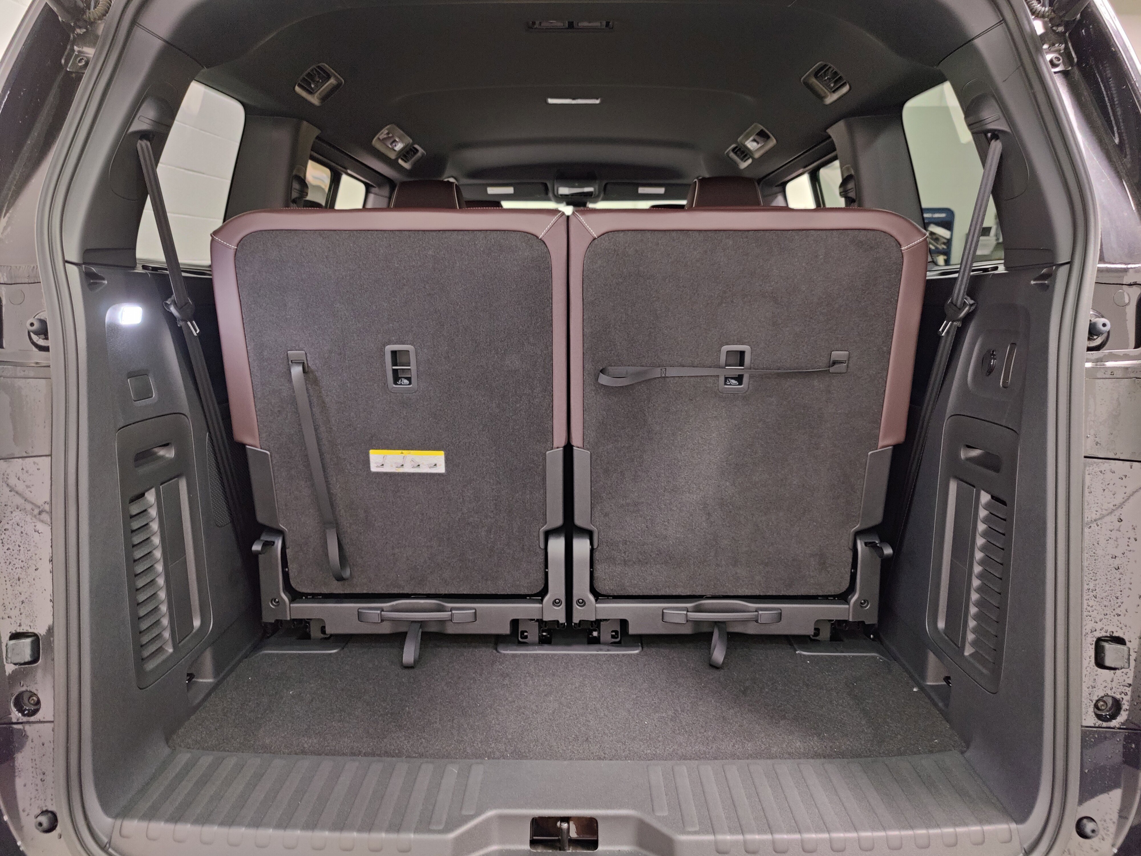 Used 2025 Volkswagen ID. Buzz Pro S image 14