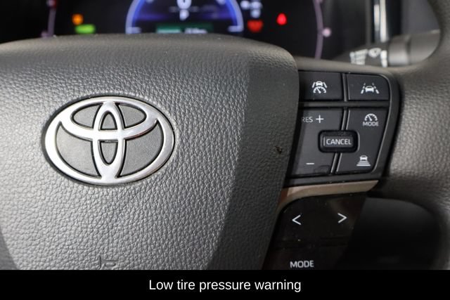 Used 2025 Toyota Camry LE FWD image 8