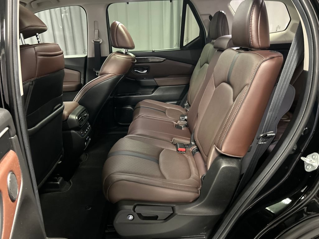 Used 2025 Honda Pilot Elite image 22