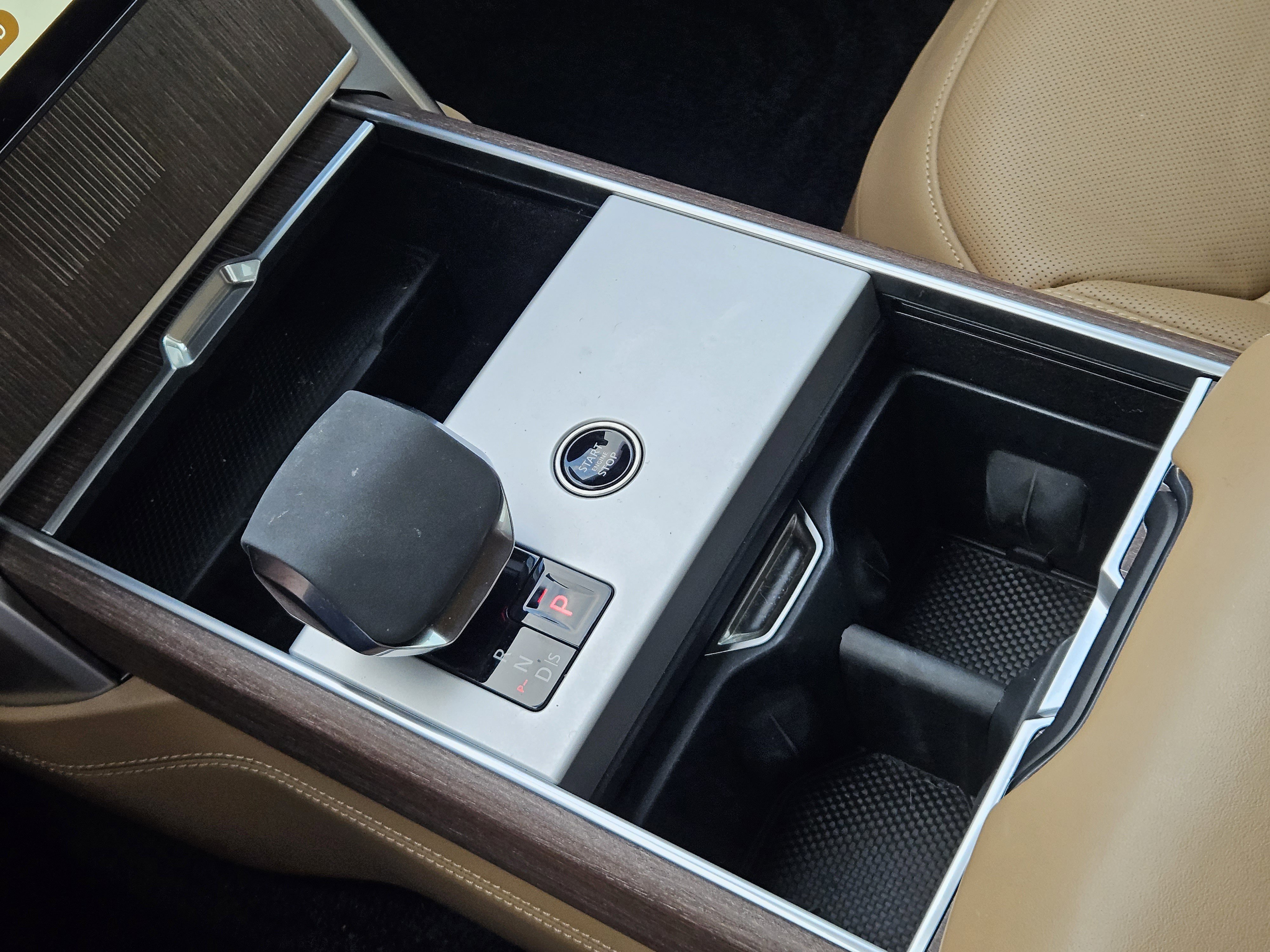 Used 2024 Land Rover Range Rover Autobiography image 21