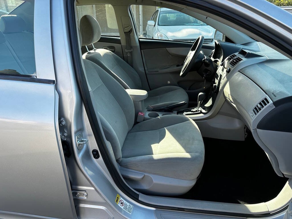 Used 2012 Toyota Corolla L FWD image 10
