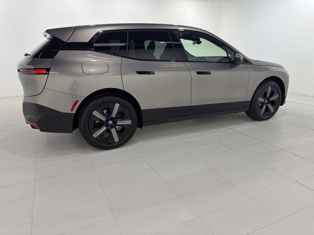 Used 2025 BMW iX xDrive50 w/ Premium Package image 6