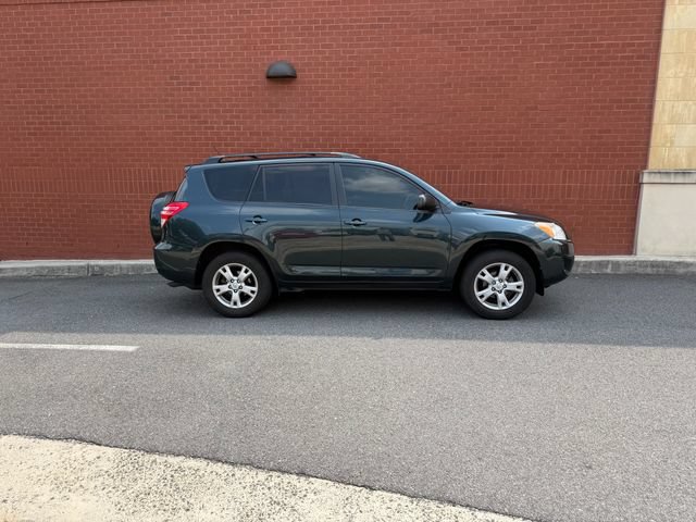 Used 2012 Toyota RAV4 FWD w/ Upgrade Value Pkg image 2