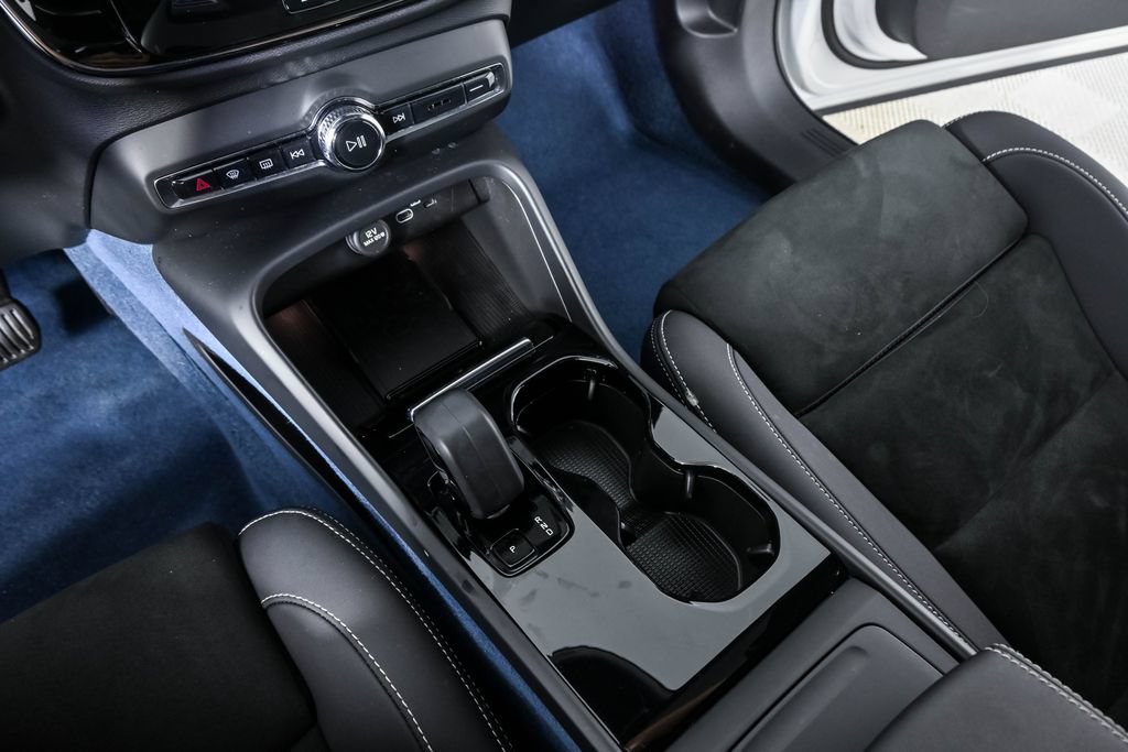 Certified 2023 Volvo C40 P8 Recharge Ultimate AWD/4WD image 19