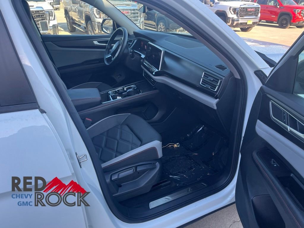 Used 2025 Volkswagen Atlas Peak Edition SE AWD/4WD image 11