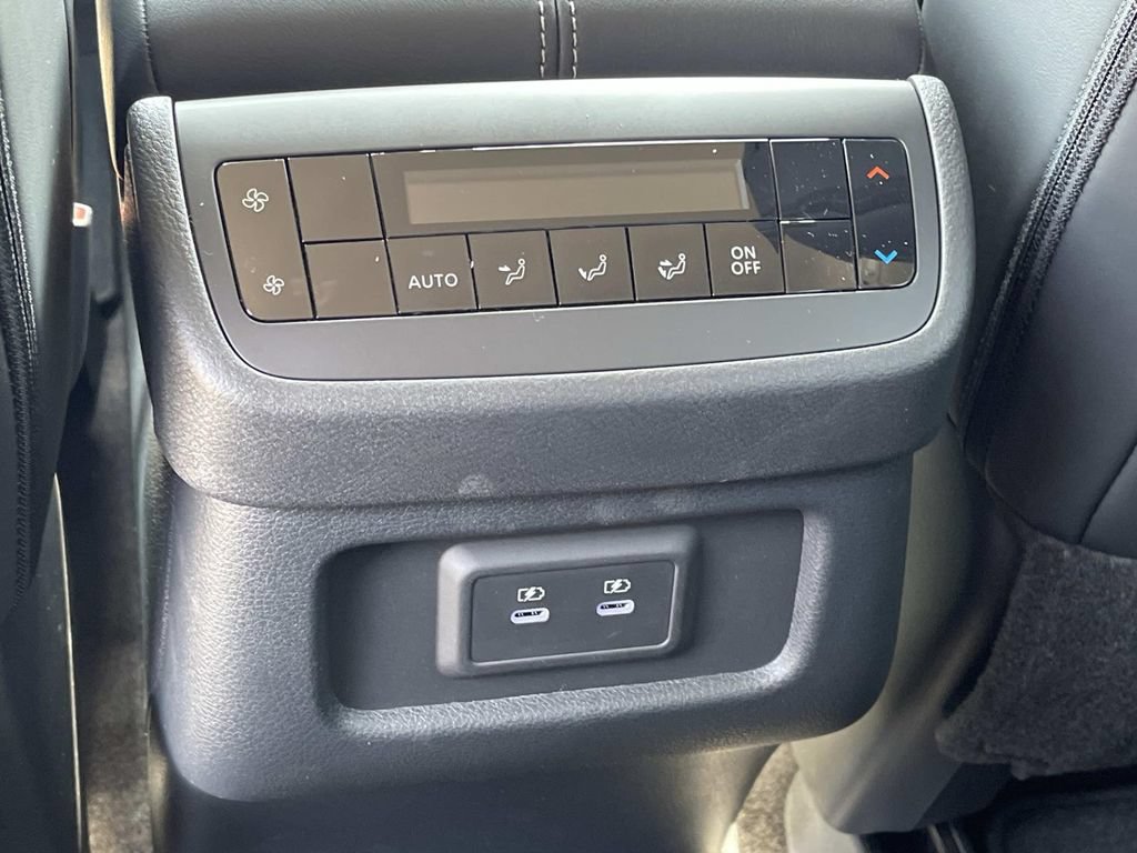 New 2026 Nissan Pathfinder SL FWD image 17