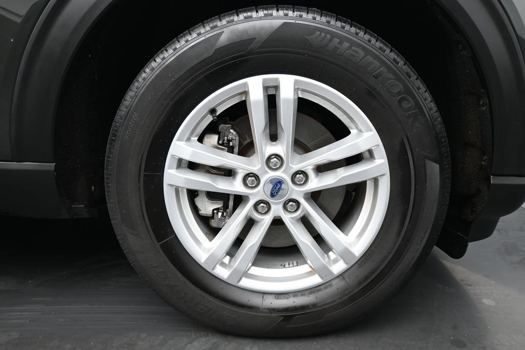 Used 2023 Ford Explorer XLT AWD/4WD image 10