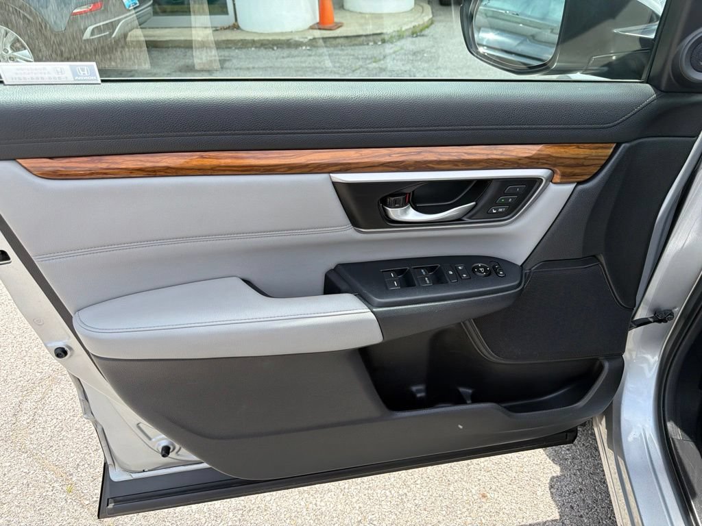 Used 2018 Honda CR-V Touring image 14