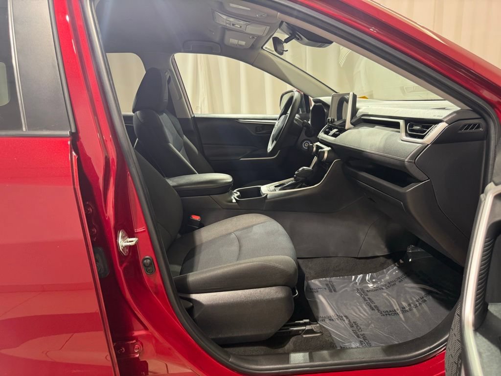 Certified 2023 Toyota RAV4 LE AWD/4WD image 21