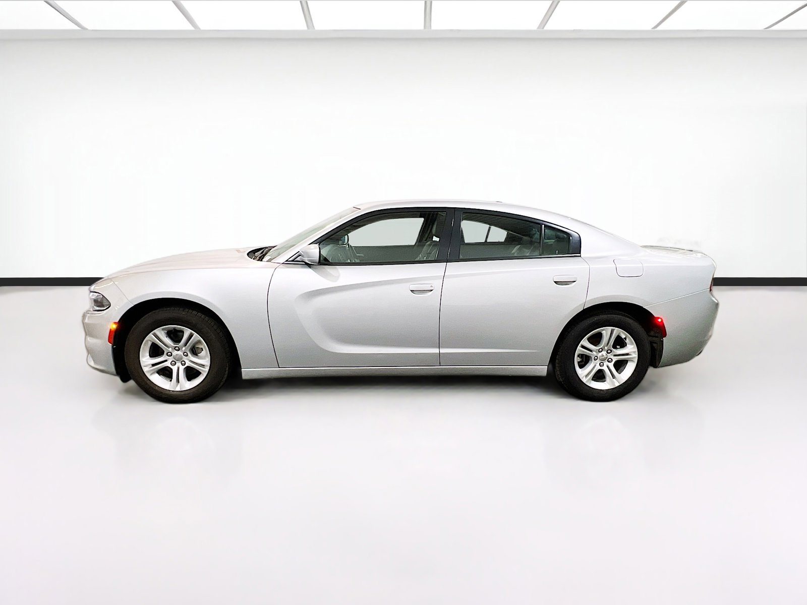 Used 2021 Dodge Charger SXT w/ Leather Interior Group image 21