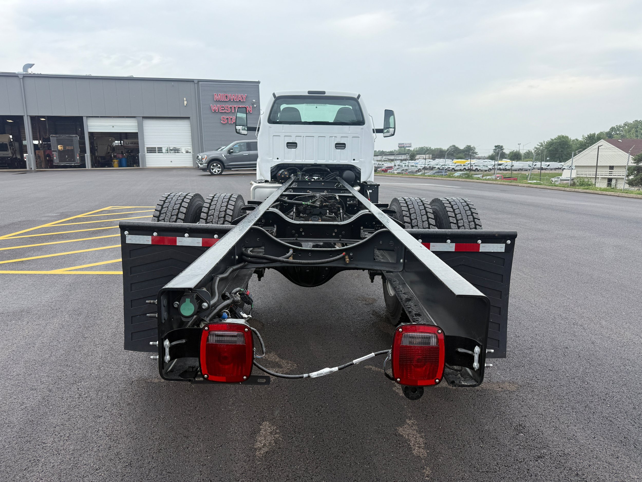 New 2027 Ford F750 2WD Regular Cab Super Duty image 7