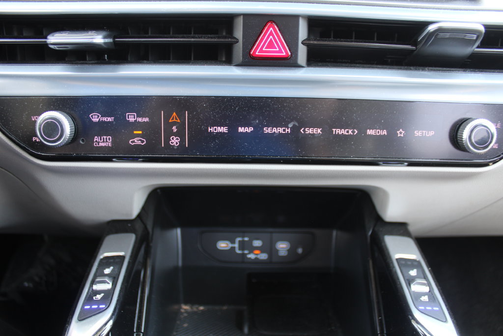 Certified 2024 Kia Sorento SX FWD image 48