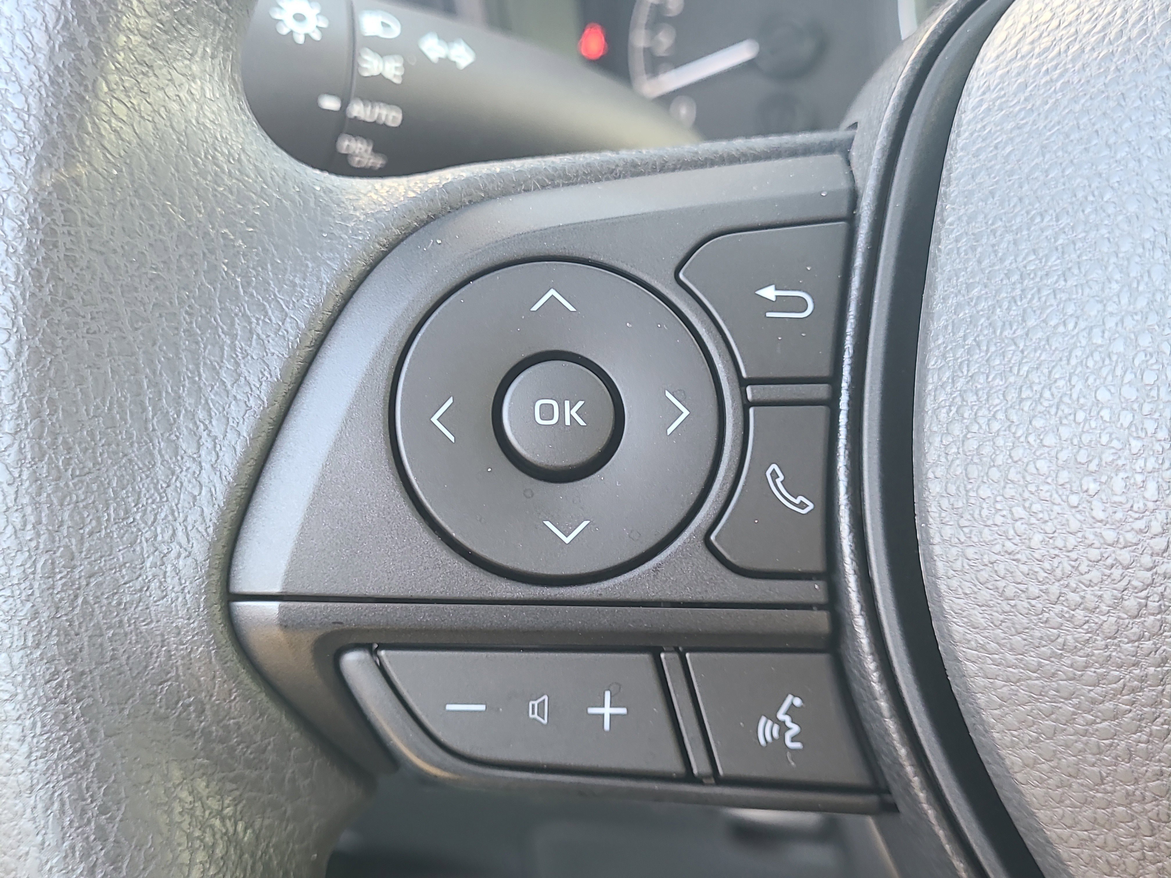 Used 2022 Toyota Corolla LE image 22