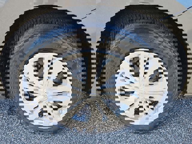 Used 2025 Nissan Versa S image 12