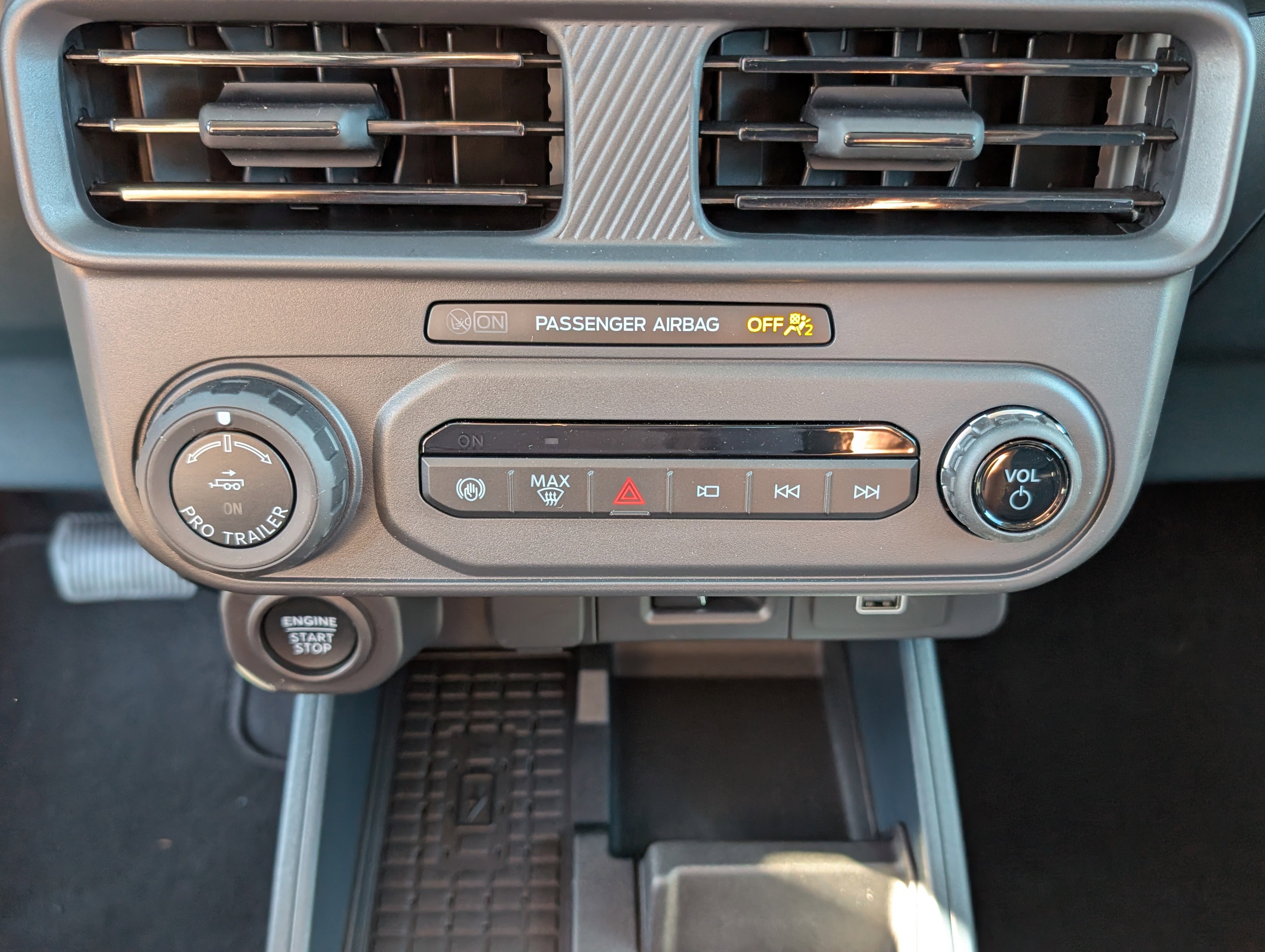 New 2025 Ford Maverick Lariat w/ Black Appearance Package image 26