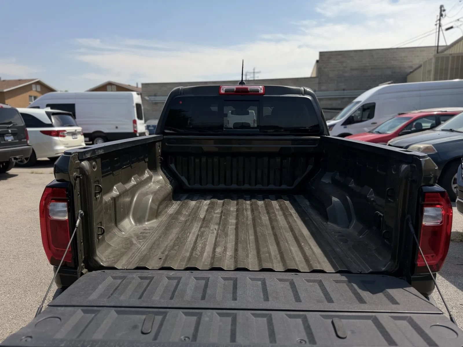Used 2025 GMC Canyon AT4 AWD/4WD image 17