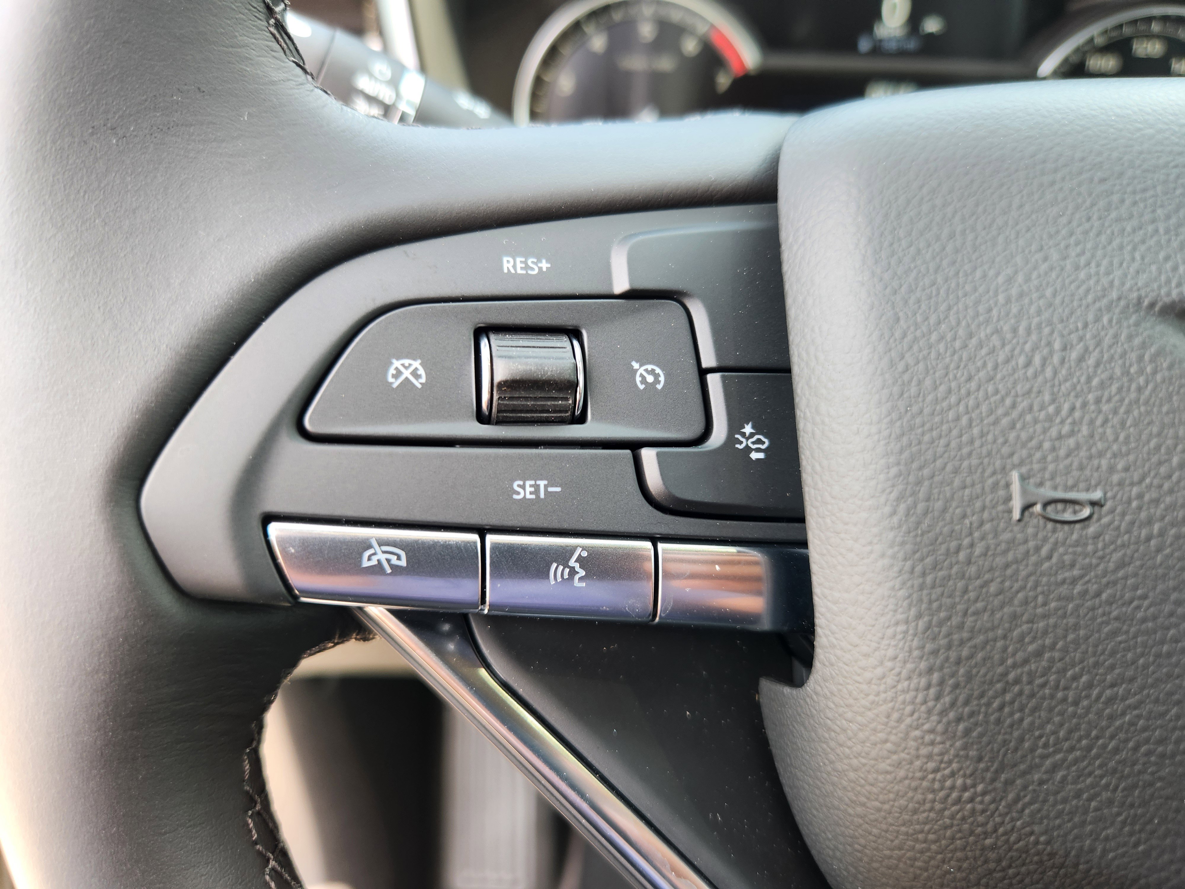 New 2025 Cadillac XT6 Luxury image 29