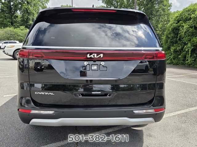 Used 2024 Kia Carnival LX FWD image 4