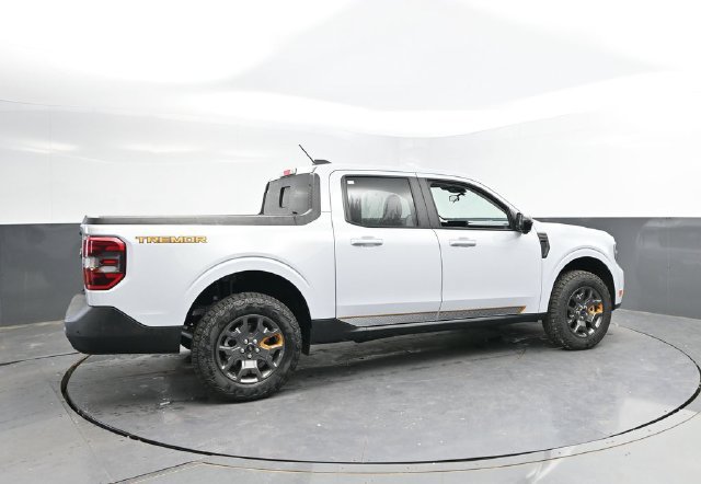 Used 2025 Ford Maverick Tremor AWD/4WD image 2