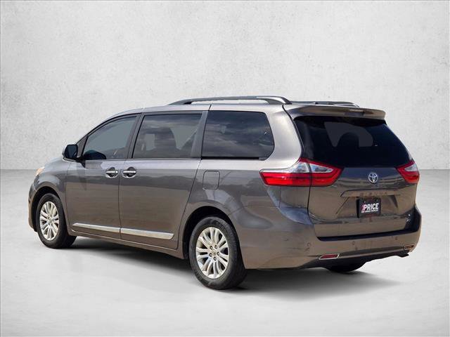 Used 2017 Toyota Sienna XLE Premium image 7