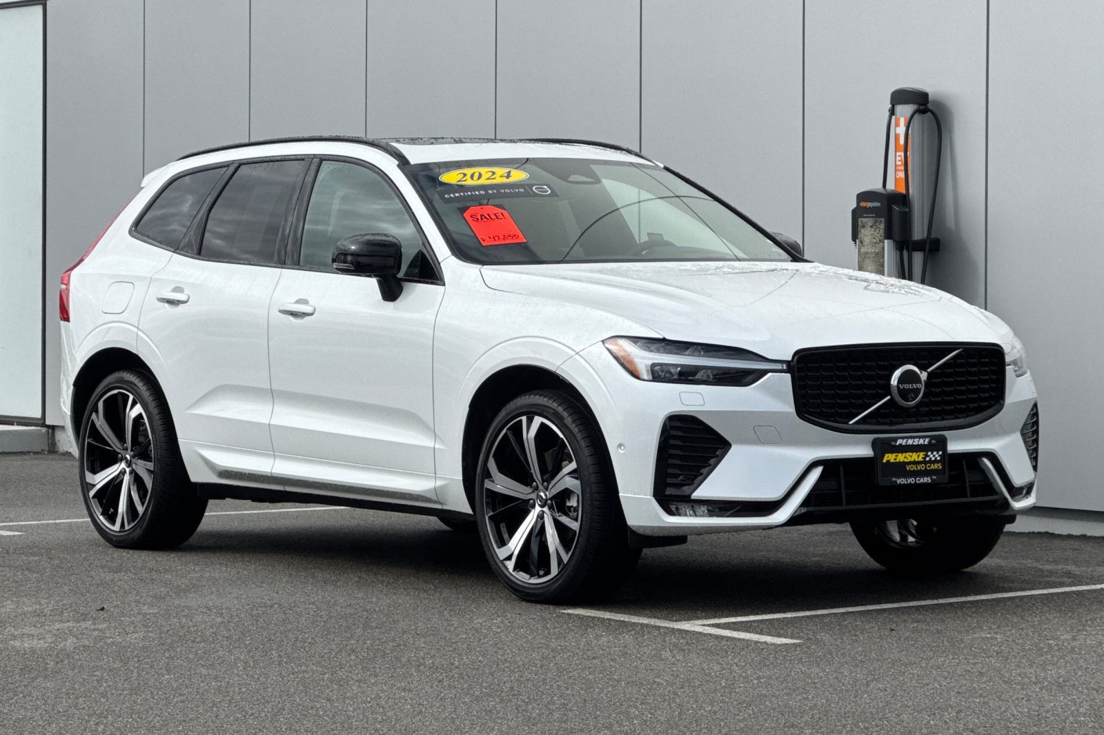 Used 2024 Volvo XC60 B5 Ultimate w/ Climate Package AWD/4WD image 7