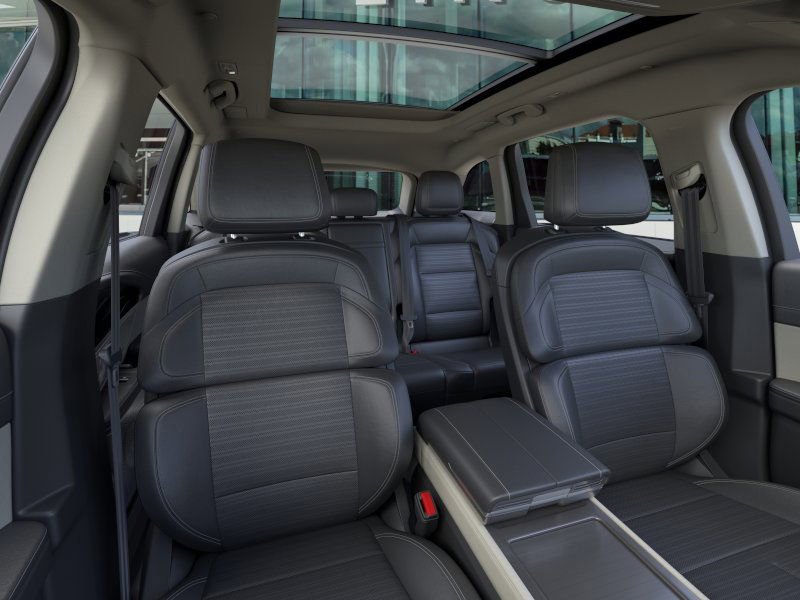 New 2025 Lincoln Nautilus Reserve image 10