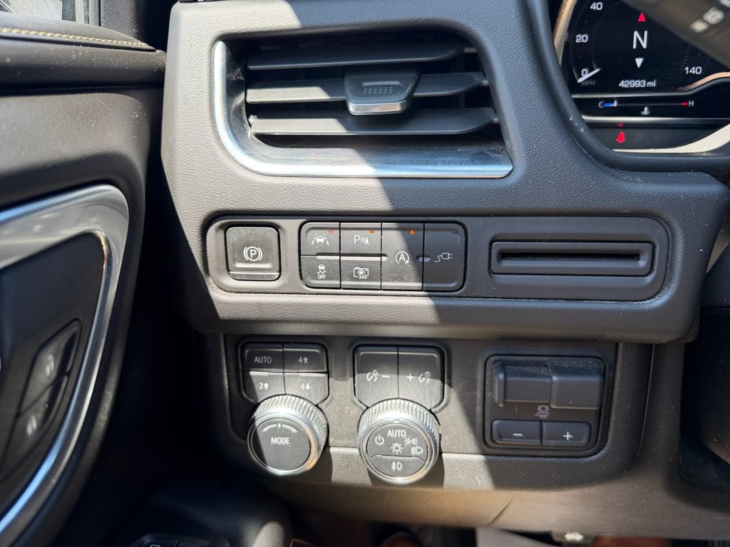 Used 2022 GMC Yukon SLT w/ SLT Luxury Package AWD/4WD image 35